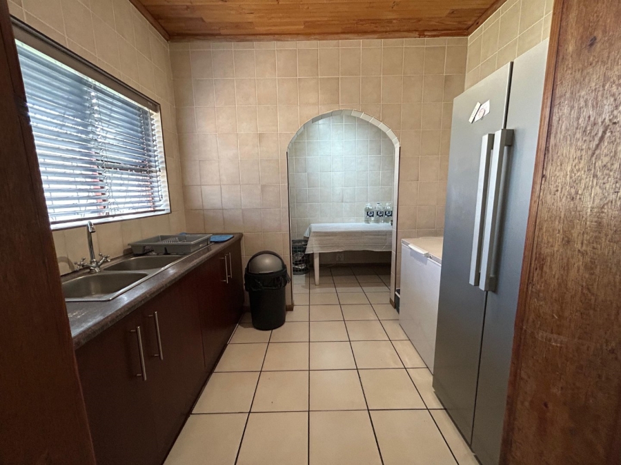 4 Bedroom Property for Sale in Heuwelkruin Eastern Cape